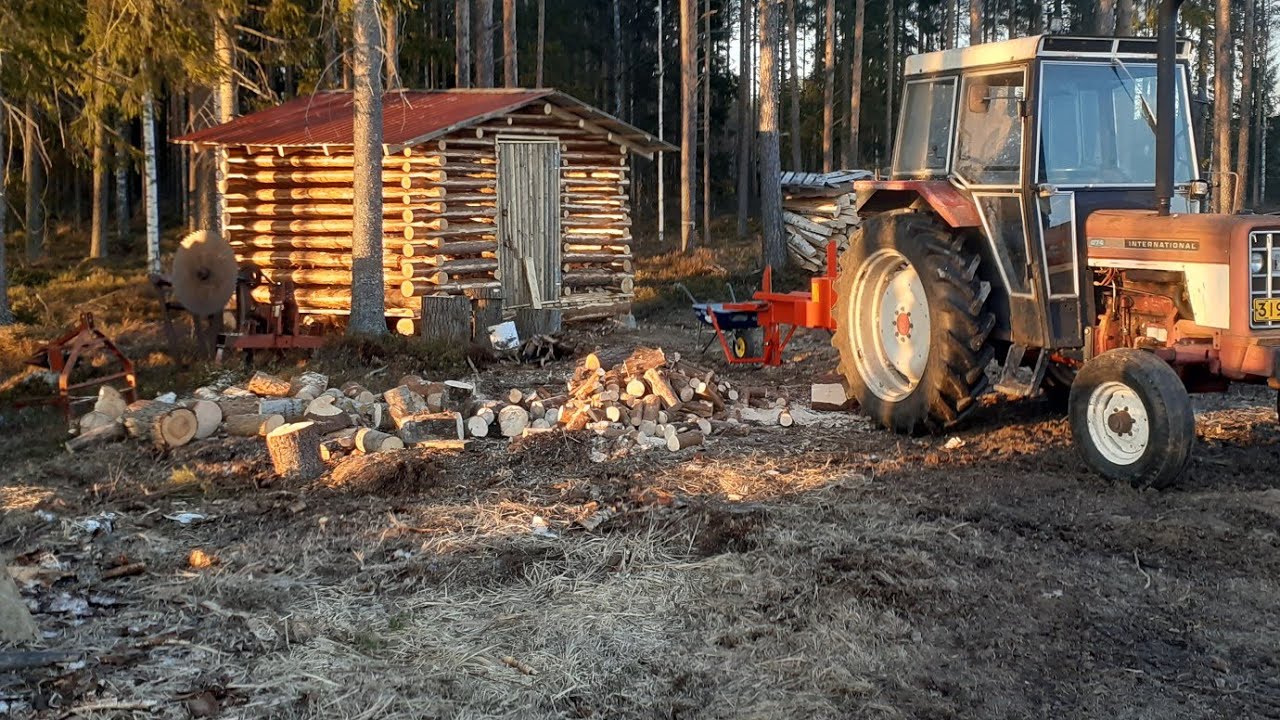 Jos sitä nyt vähäsen...klapihommia tekisi