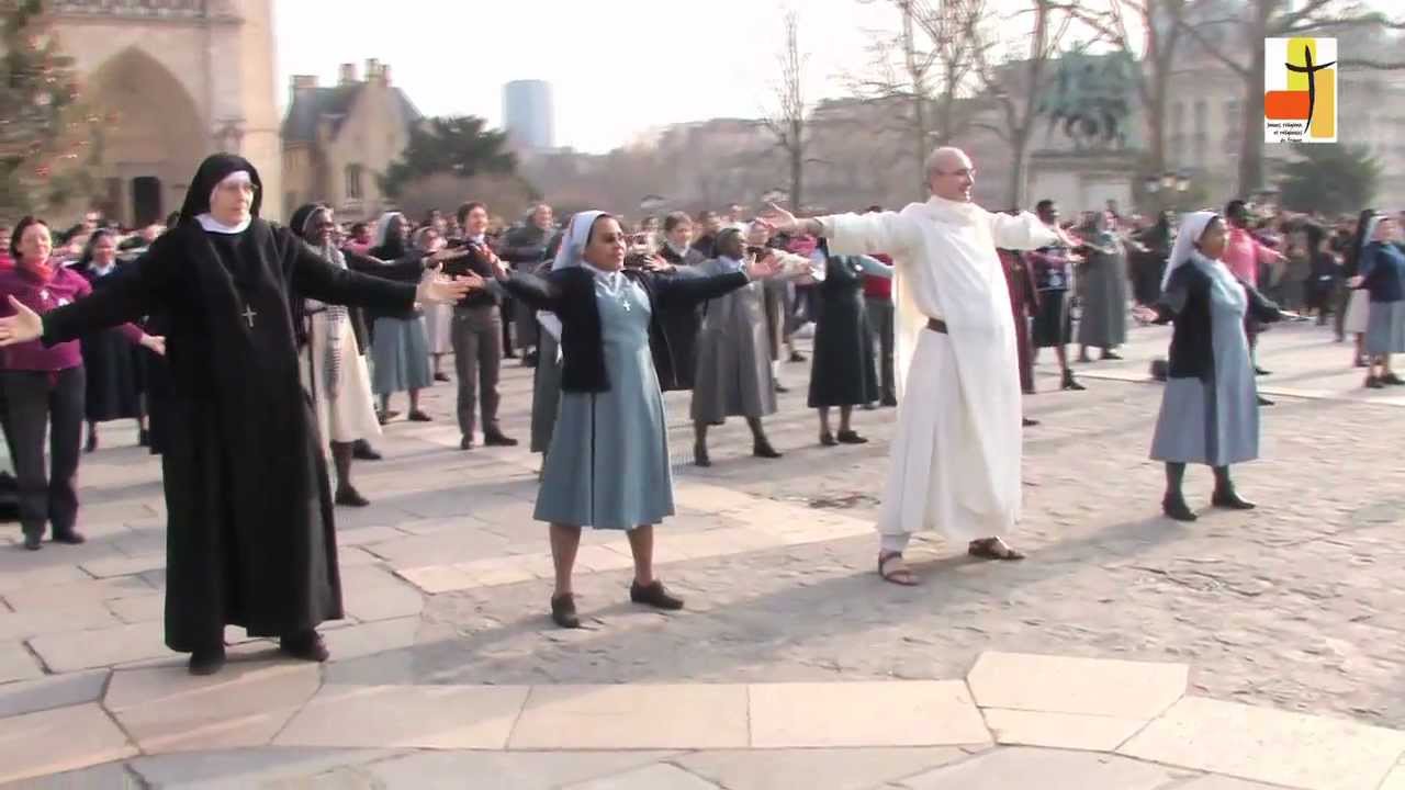 Brother & Sister act_600 jeunes religieux/ses dans une méga flashmob.mov