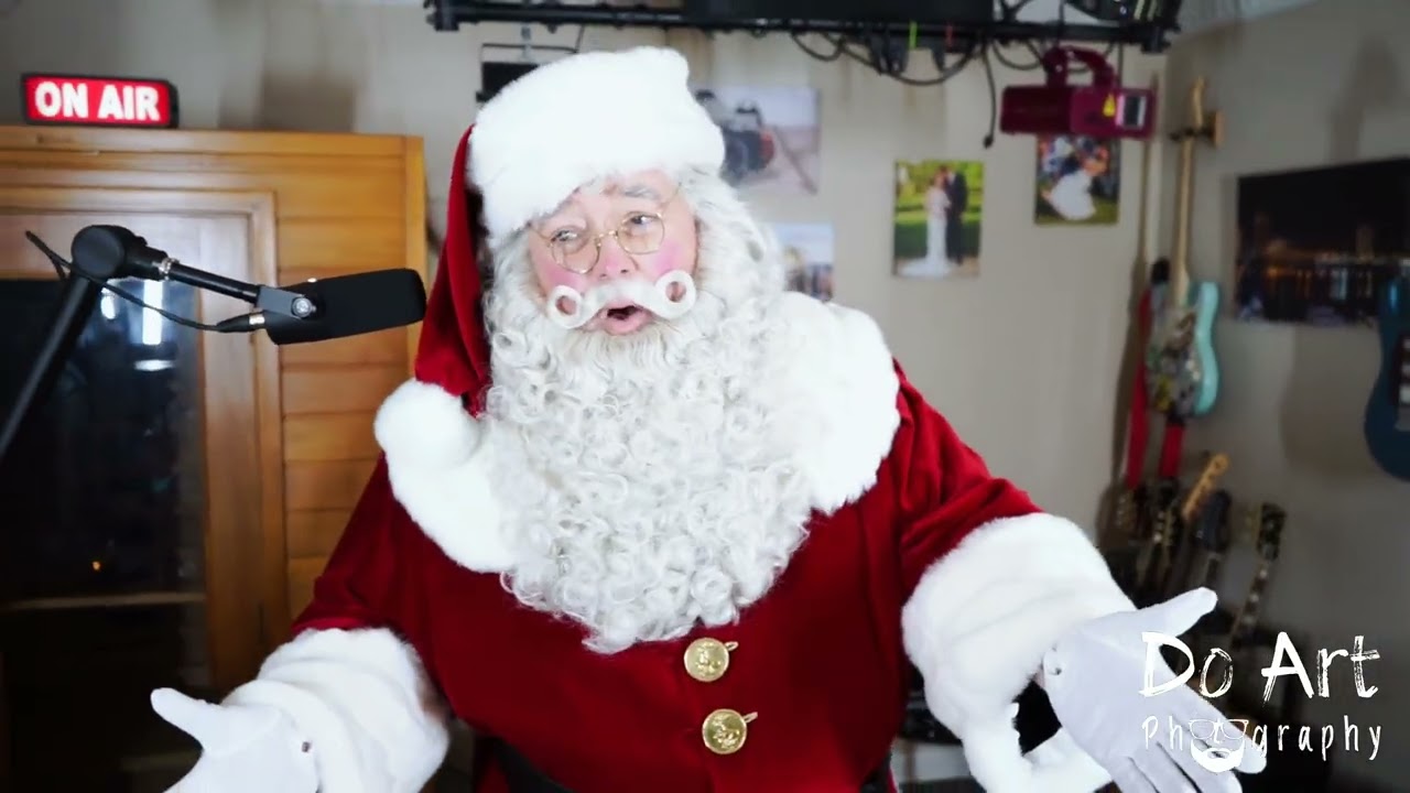 The Singing Santa #DoArtPhotos