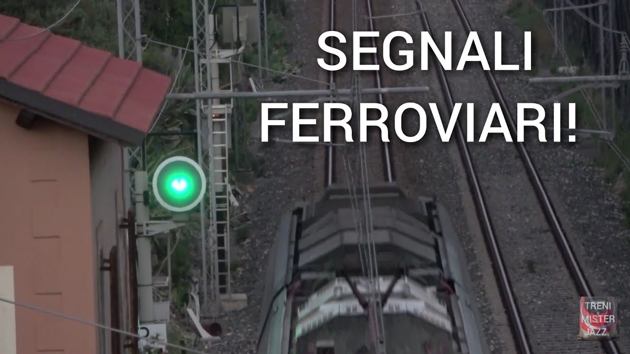 Segnali (SEMAFORI) ferroviari in sequenza. Verde,rosso, giallo.