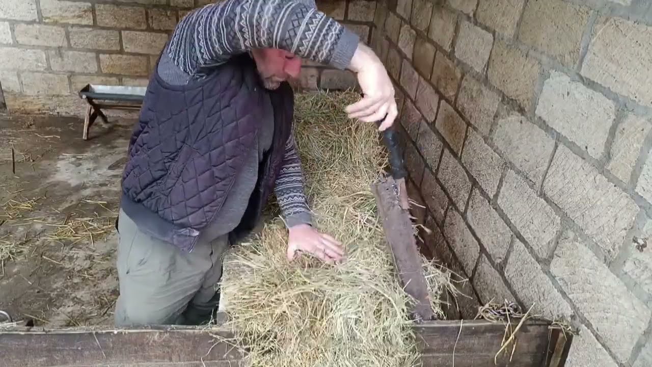 Homemade manual hay chopper.Сомодельный ручной измельчитель сена.