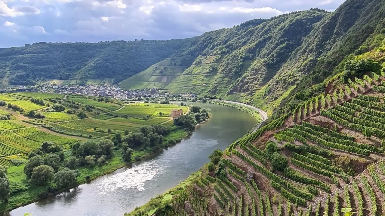 Enjoy the ride! Bike Tour Briedern- Bremm along the Moselle River. Germany