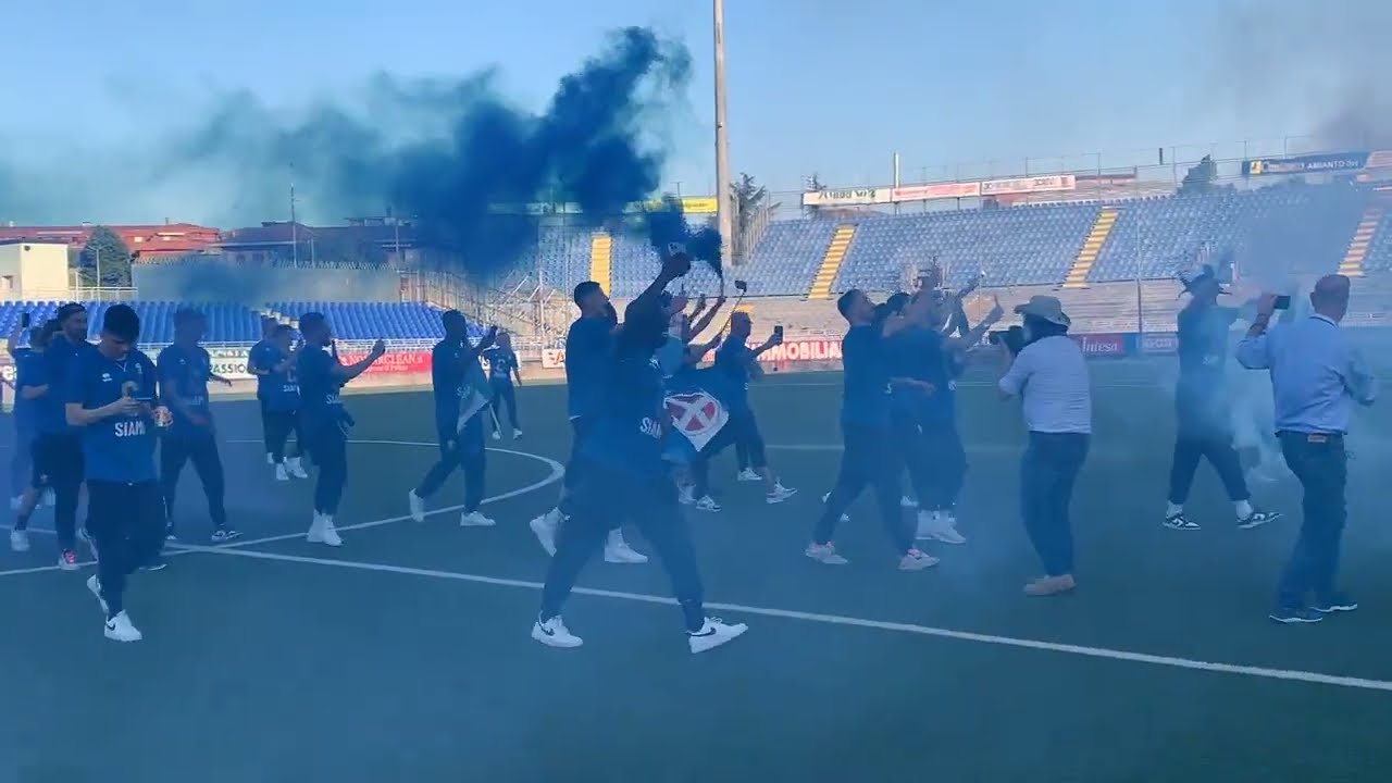 Novara promosso in serie C: la festa allo stadio 