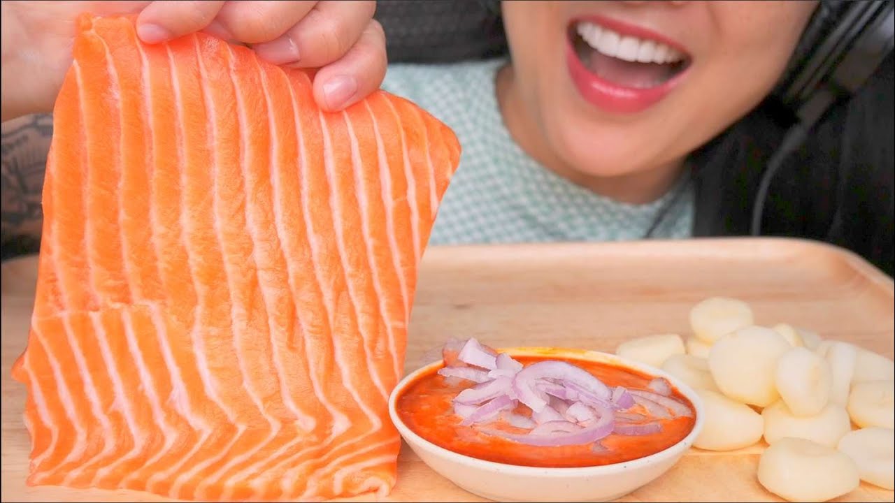 SINGLE FOOD FOCUS AS REQUESTED (ASMR SALMON SOFT EATING SOUNDS) NO TALKING | SAS-ASMR