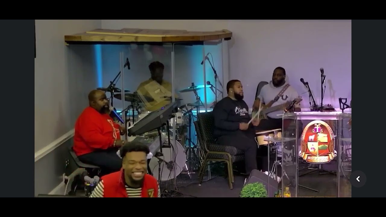 Highway Christian Church of Christ  he’s God in the  valley praise break 👏🏾😮‍💨🥺