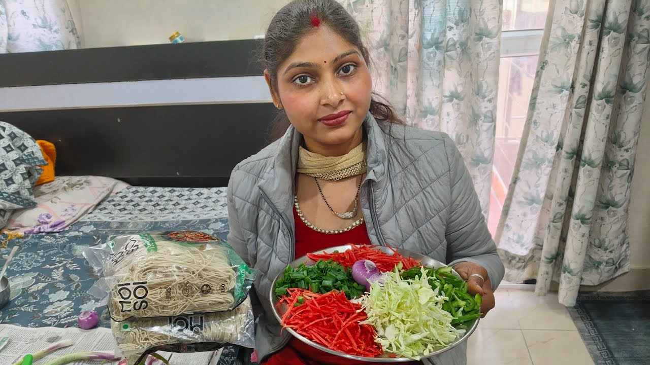 आज हम सब ने मिलकर करी नूडल्स की पार्टी #recipe #volging #dailyvlog #dailyroutine #indiyanrecipes