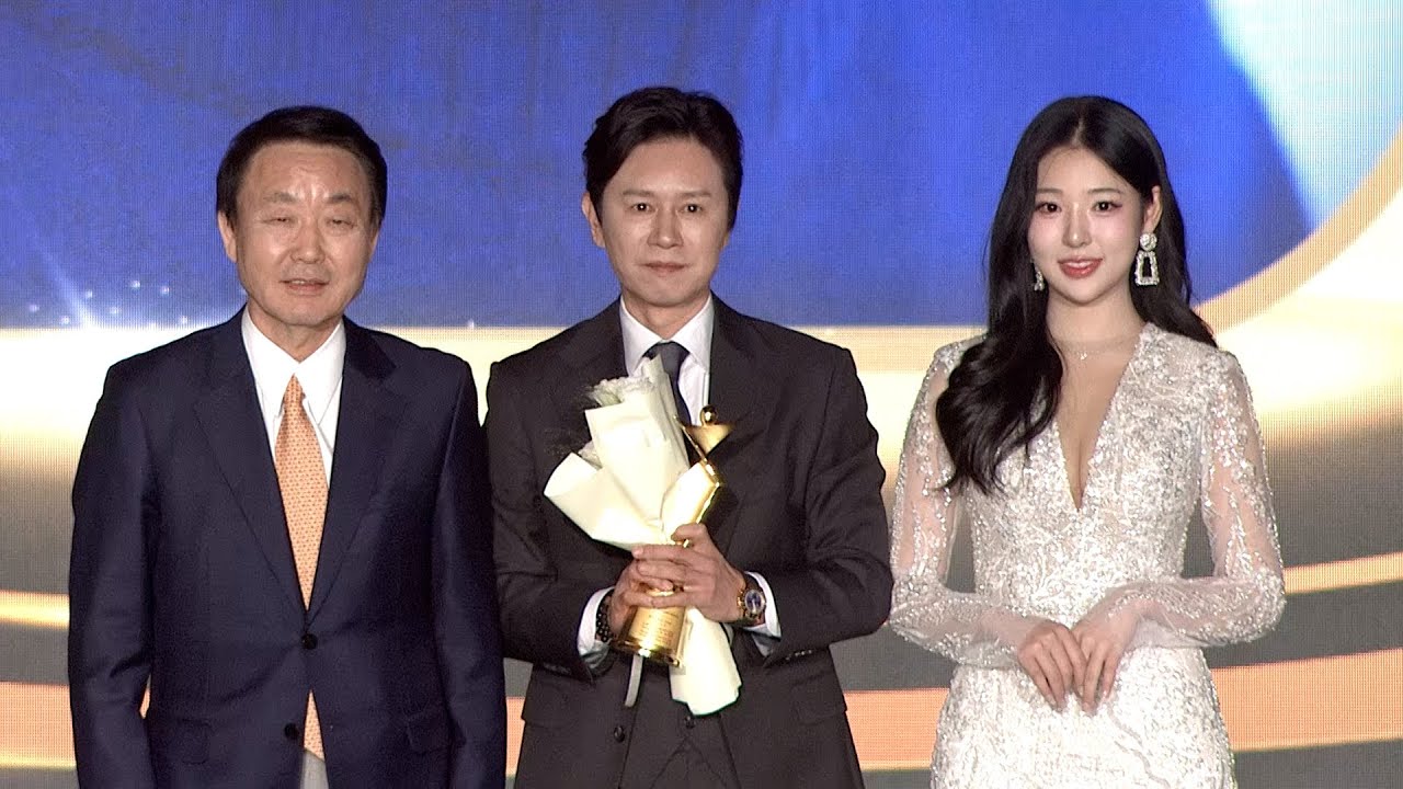 Ким Мин Чжон — премия Asia Model Awards 2025, премия Asia Star Award (категория «Кино») | 30 октя...
