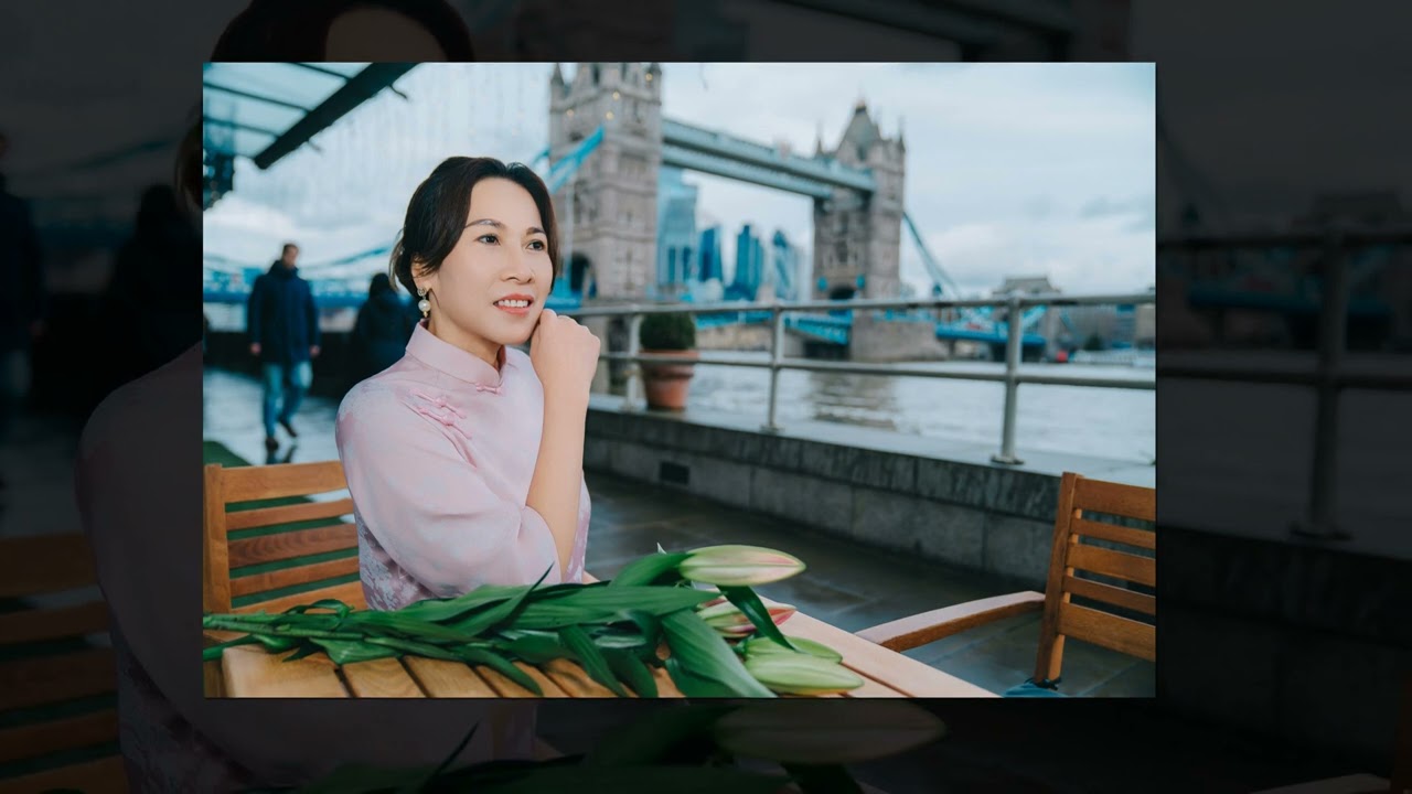 Ao dai troi mua