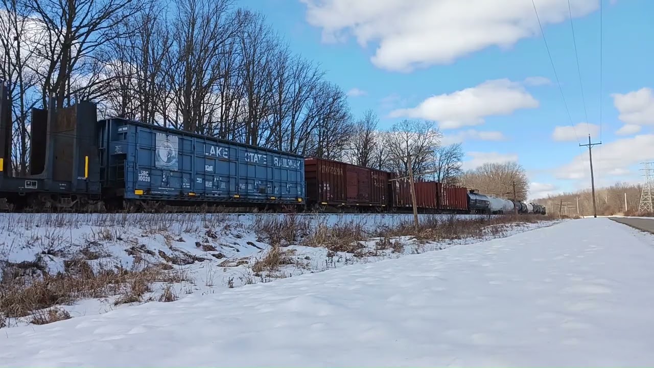 2/12/26 sb lsrc 1776 running long hood forward clio bikepath (2 different views) mixed freight