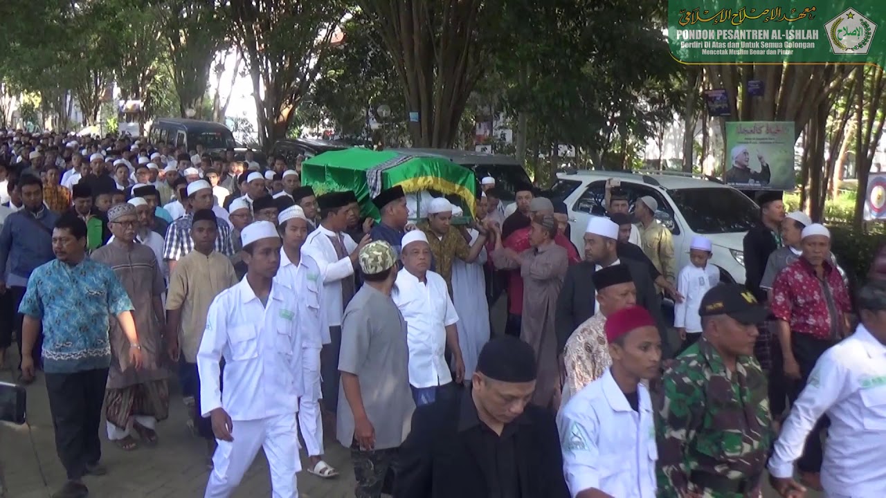 Selamat Jalan Abi Tercinta KH Muhammad Ma'shum ( Pimpinan Pondok Pesantren Al-Ishlah Bondowoso )