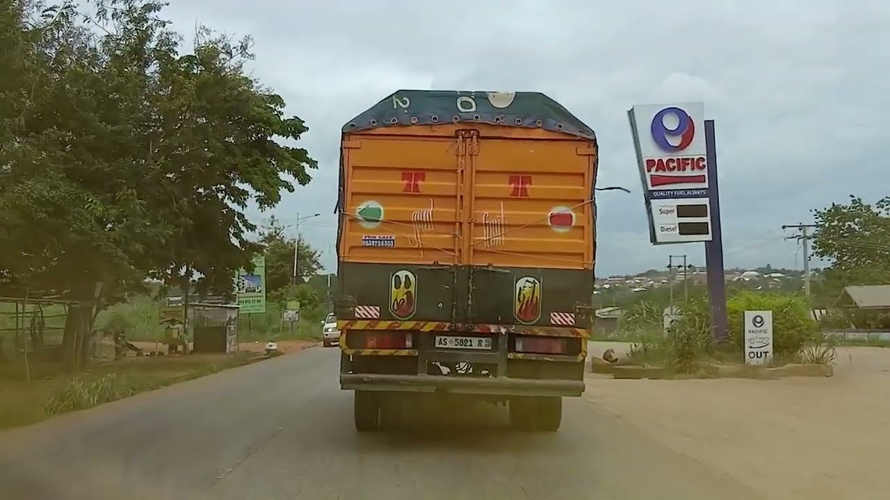 A 65-minute drive from Sunyani to Tepa, Ghana 🇬🇭 .