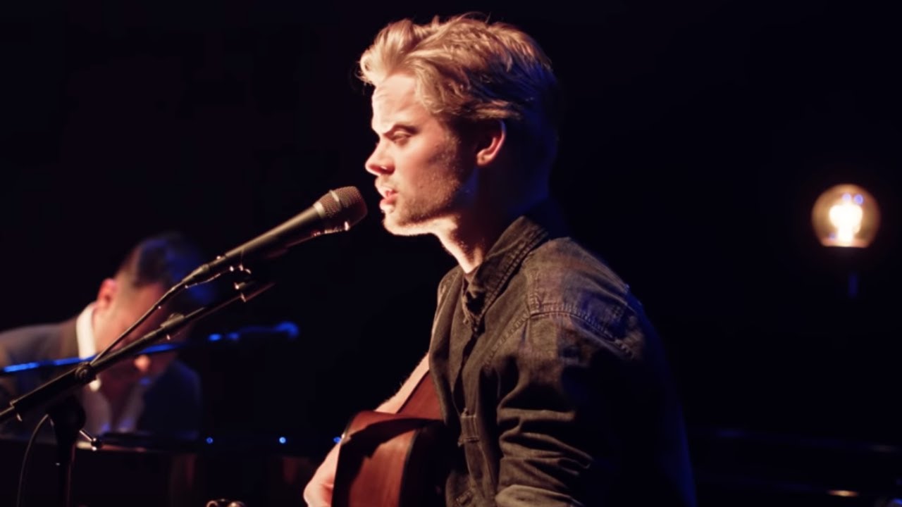 Jim van der Zee -  Highway 29 - Bruce Springsteen (Cover) - on his theater tour live