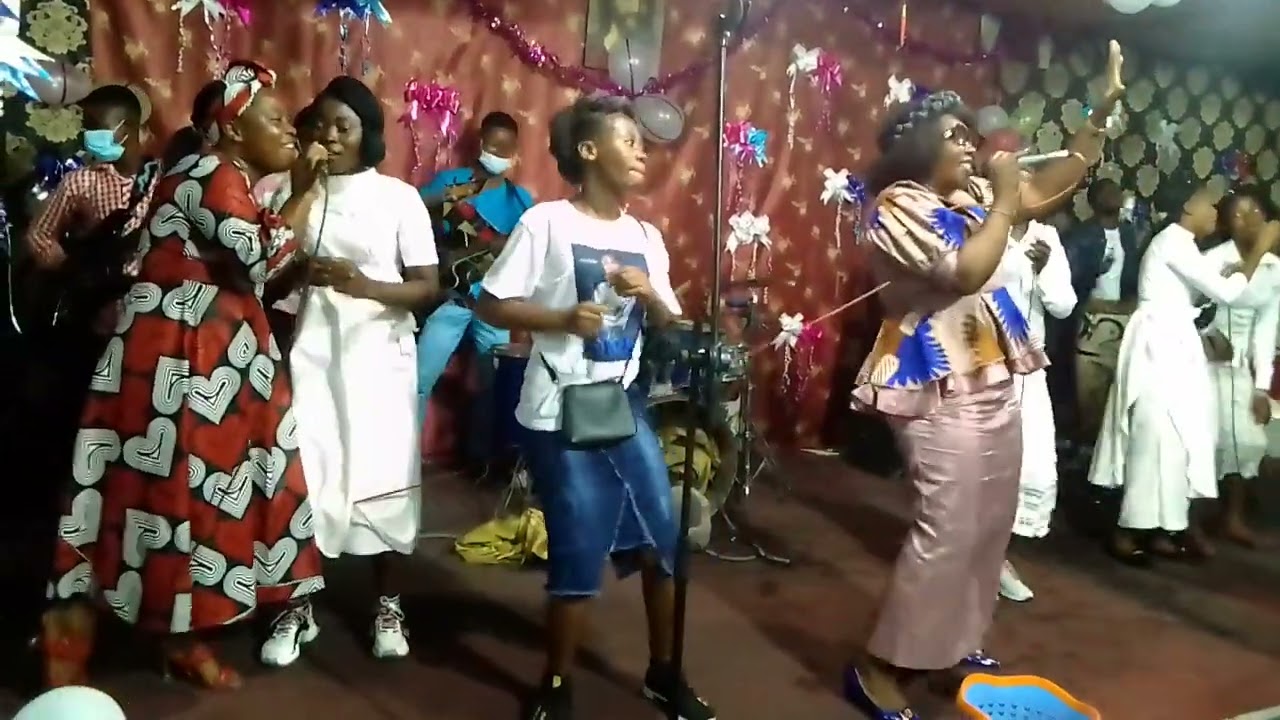 CONSERT DE MAMAN IDA BAYELA A LUMIERE DU SOIR TABERNACLE