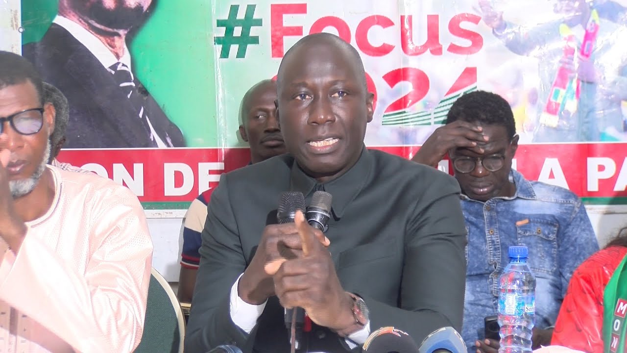 Suivez en direct la grande conférence de Dame Mbodji à l’Université Amadou Makhtar Mbow