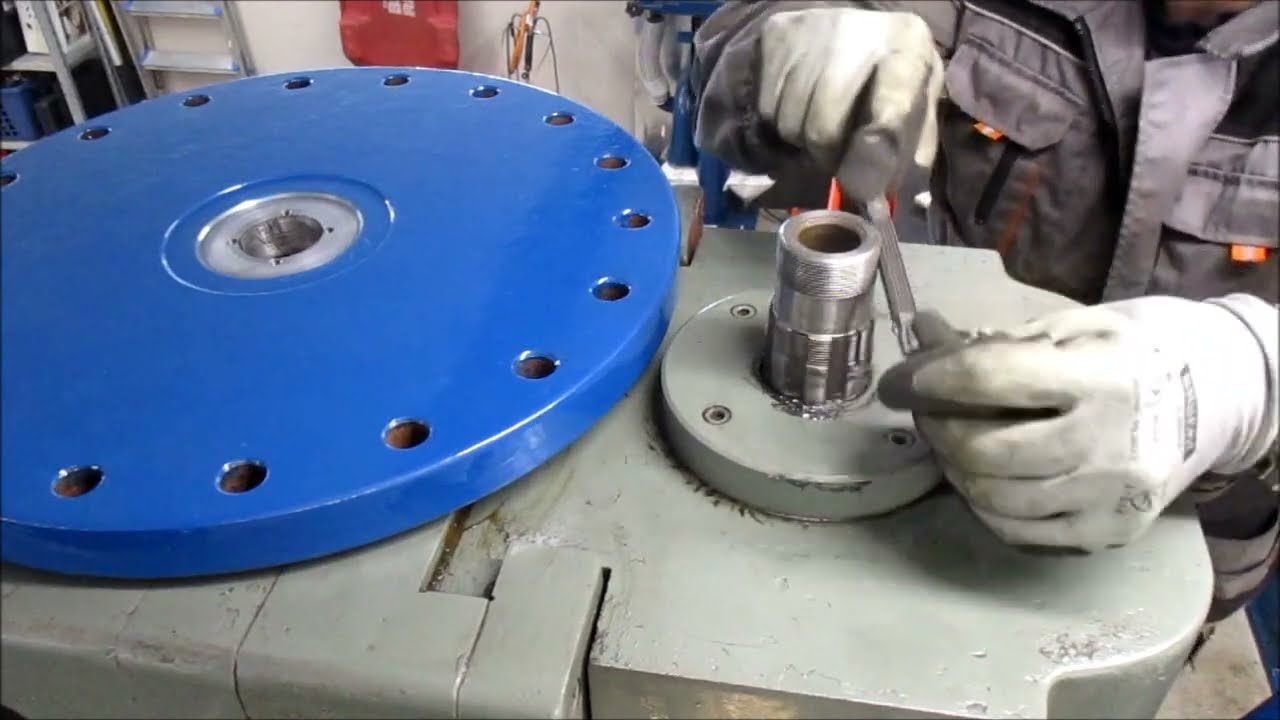 Milling machine flywheel