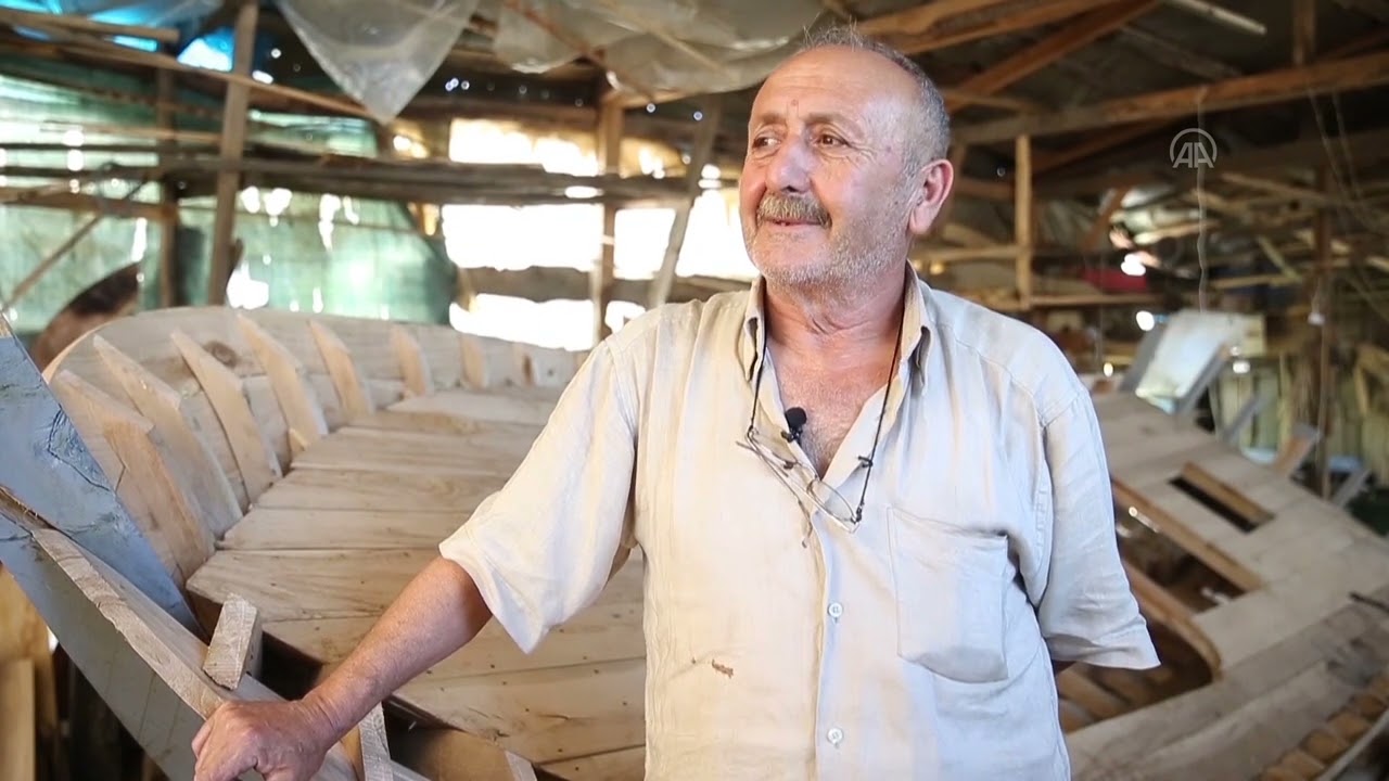 40 yıldır Karadenizli balıkçılara tekne yapıyor