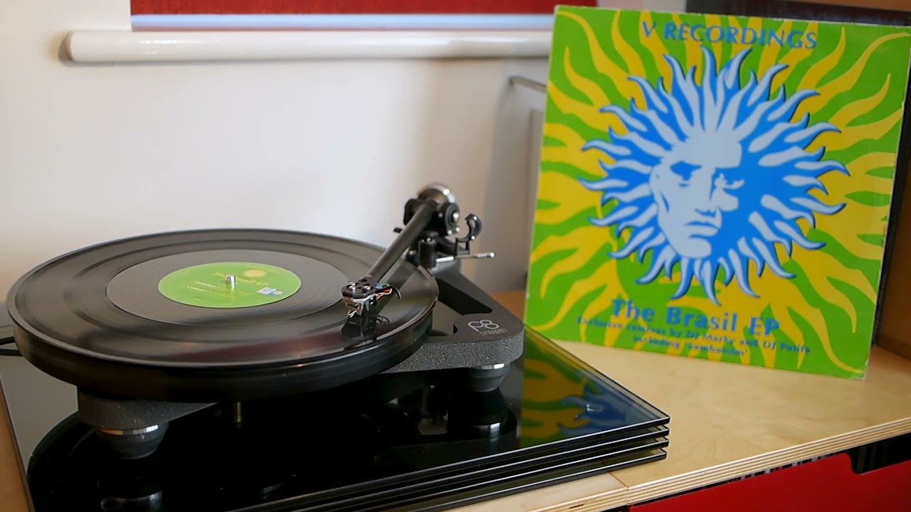 Max de Castro - Carnaval (DJ Patife Remix) (The Brasil EP, Trama / V Recordings V-033 C) 2001