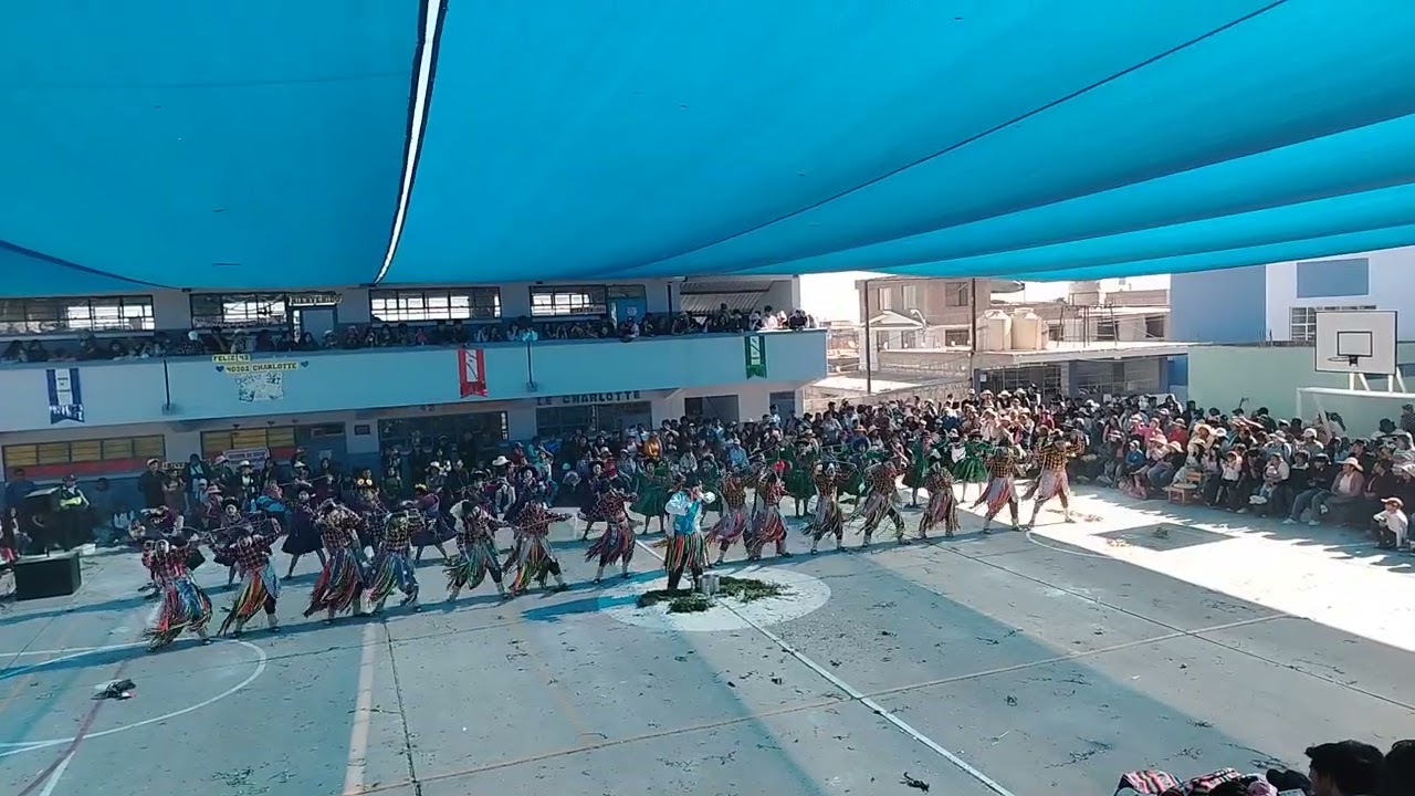 DANZA CARNAVAL DE HUAYHUAS I.E 40202 CHARLOTTE .