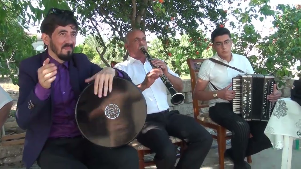 Klarnet Vəli solo ifa nar ağacının altında.