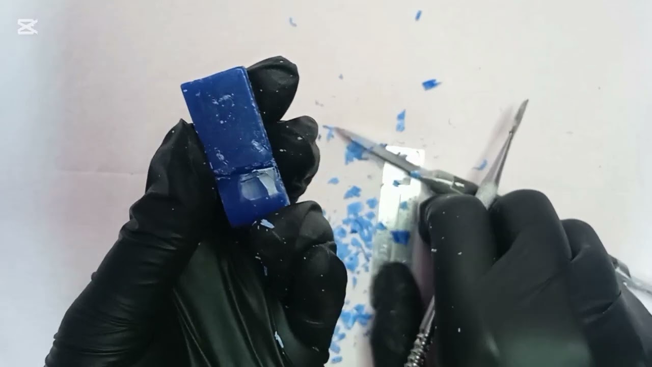 carving of upper central incisior /demonstration first stage  نحت القاطع العلوي مرحلة اولى طب اسنان