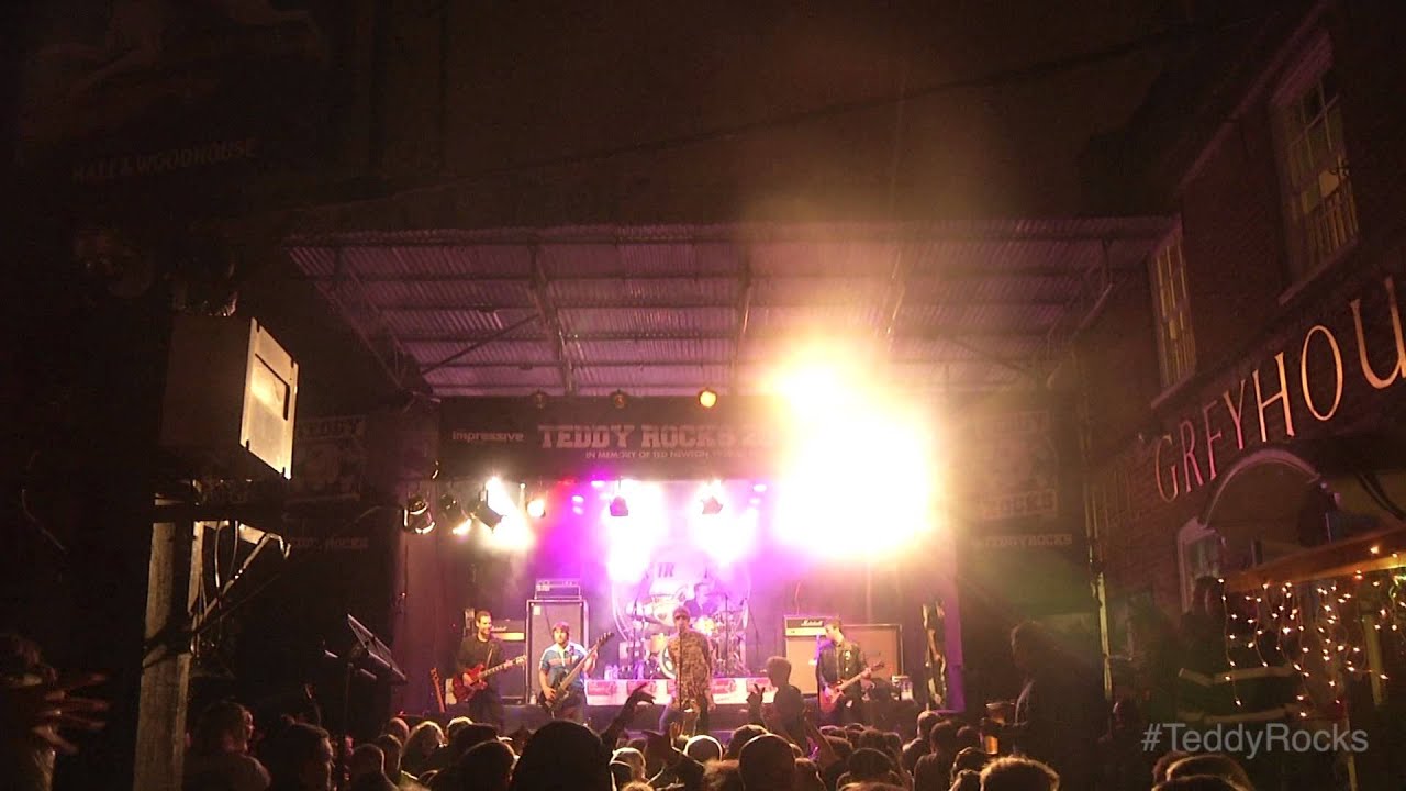 Oas-is My Generation and Champagne Supernova at Teddy Rocks Festival