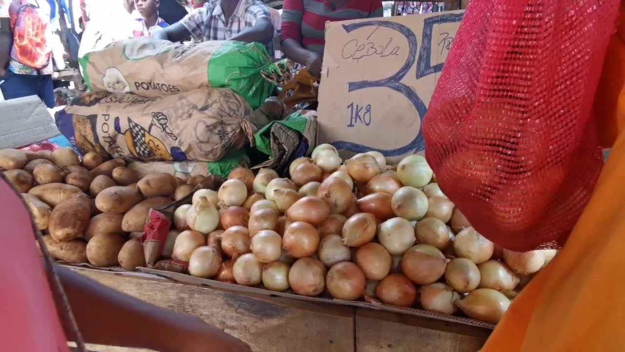 Conheça o mercado Maquinino da Beira-Moçambique✌
