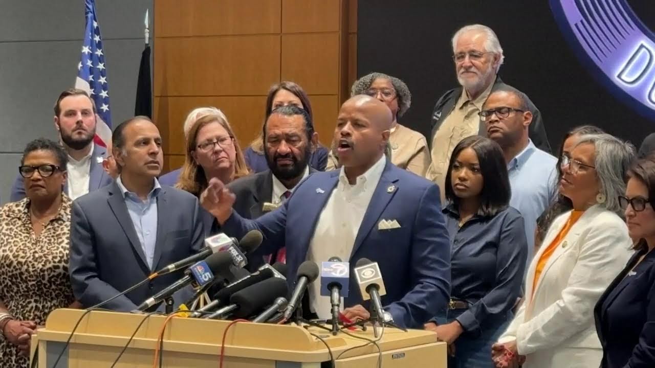 Texas House Democrats Newser After They  Flee To Illinois To Avoid Redistricting Vote
