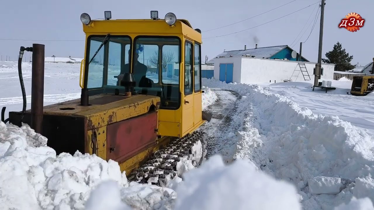 Трактор Дт-75. Бульдозерные работы.