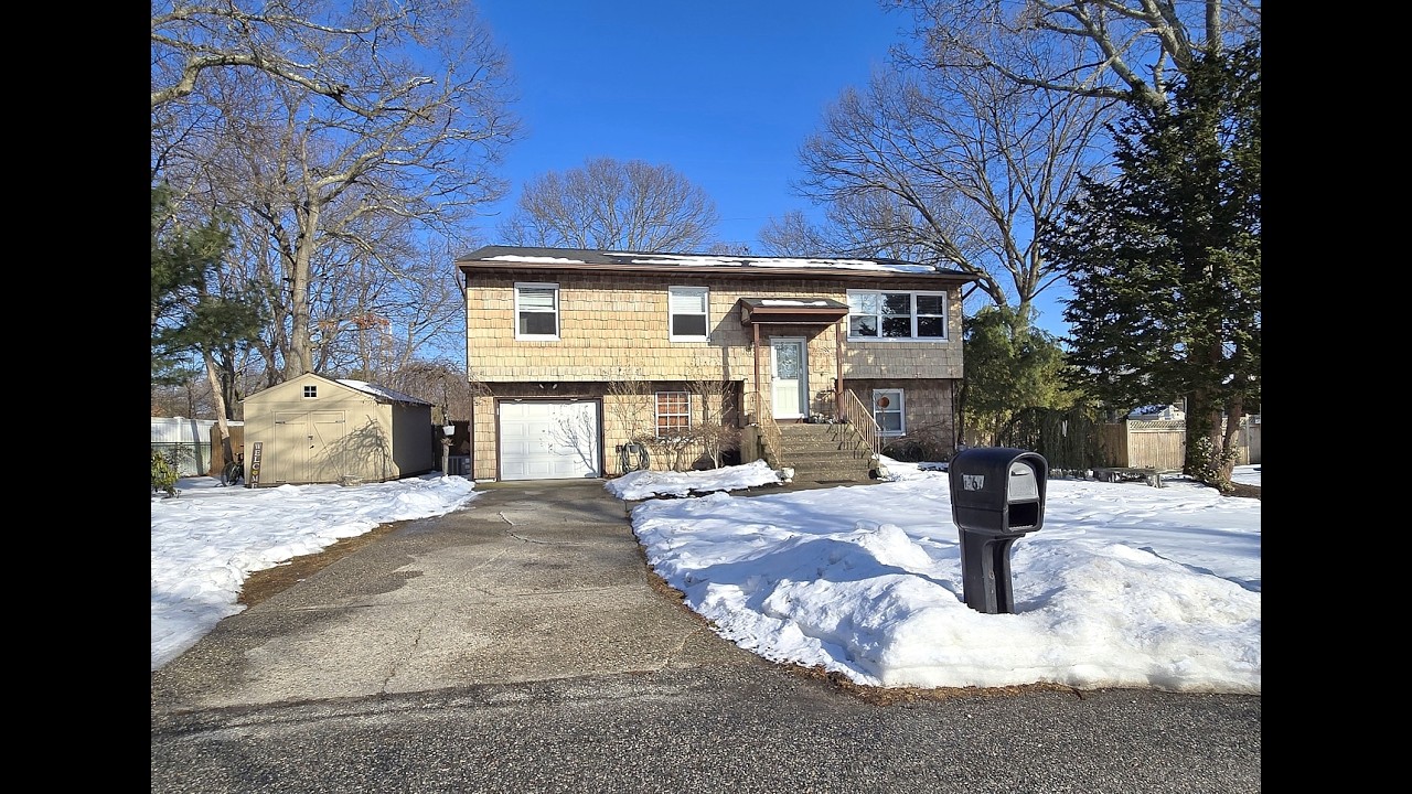 167 Avenue C Holbrook, NY 11741