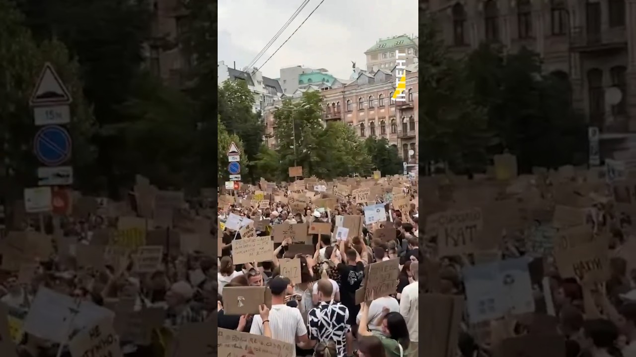 Звільнення Федорова вивела українців на вулиці