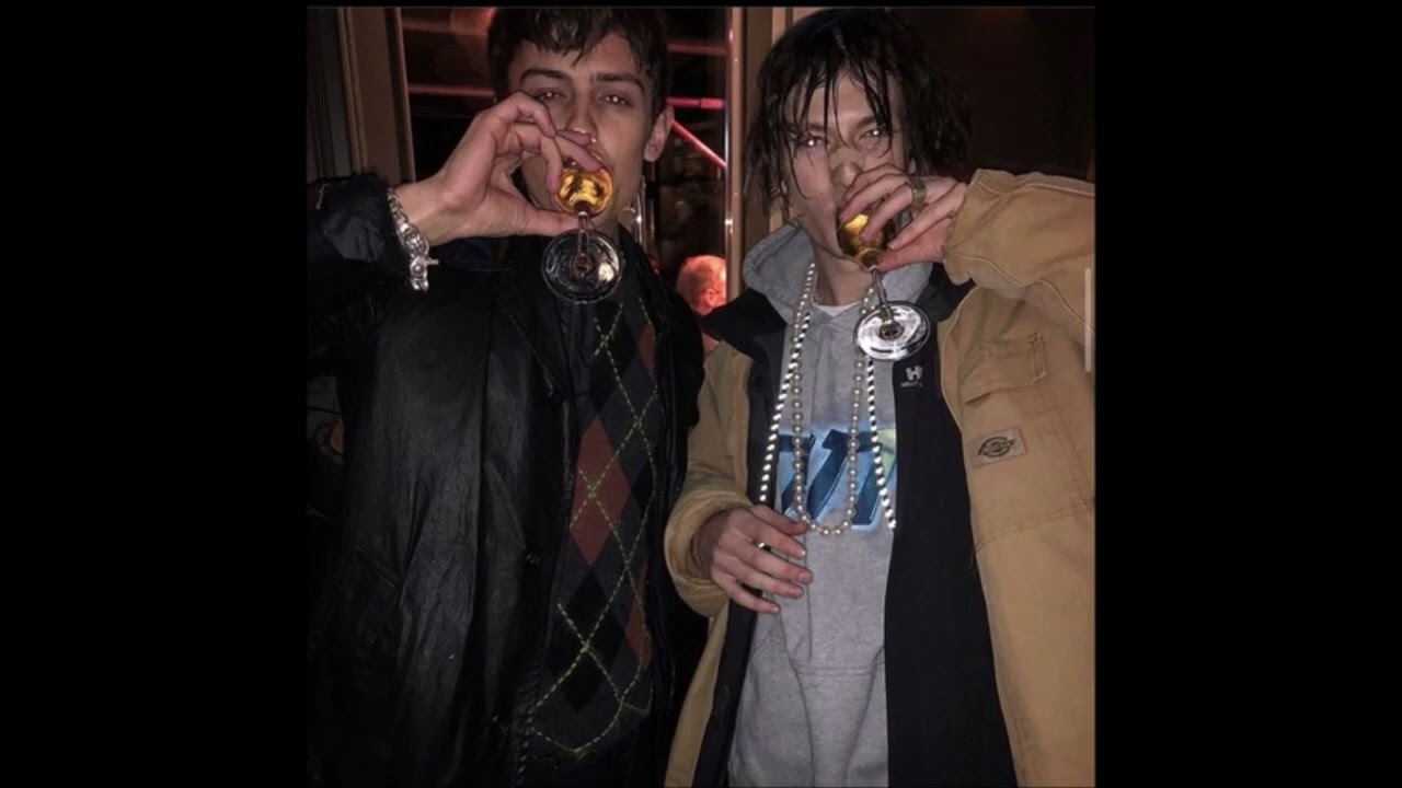 bladee whitearmor crystal castles dance type beat