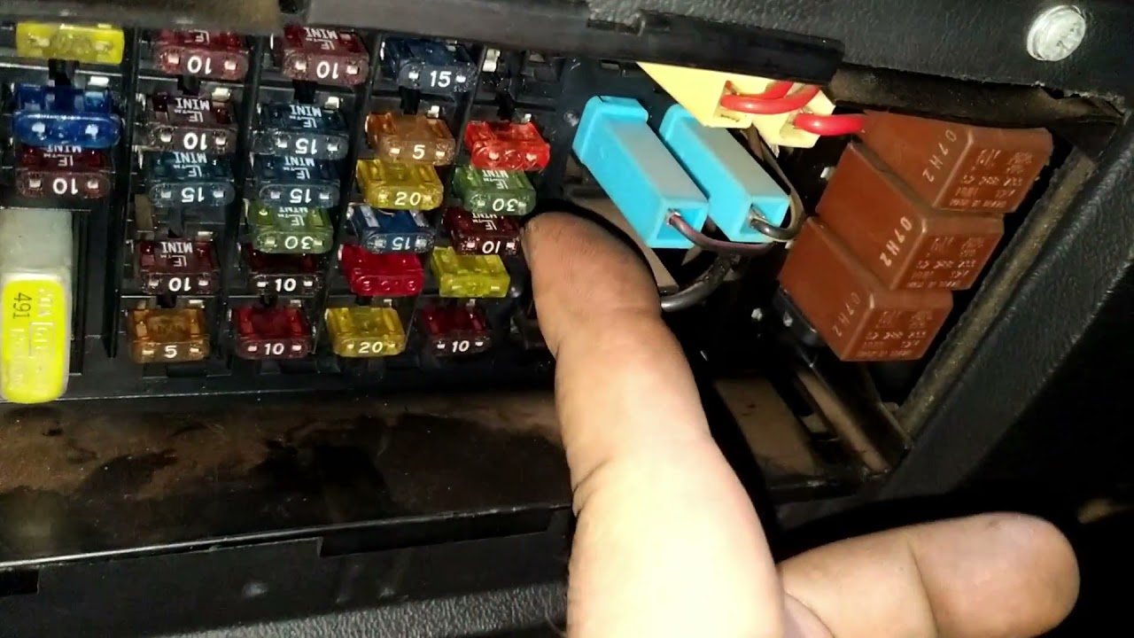 MONZA NÃO LIGA A BOMBA  DE COMBUSTÍVEL COMO RESOLVER, DICA PARA RESOLVER A FALTA DE 12V .