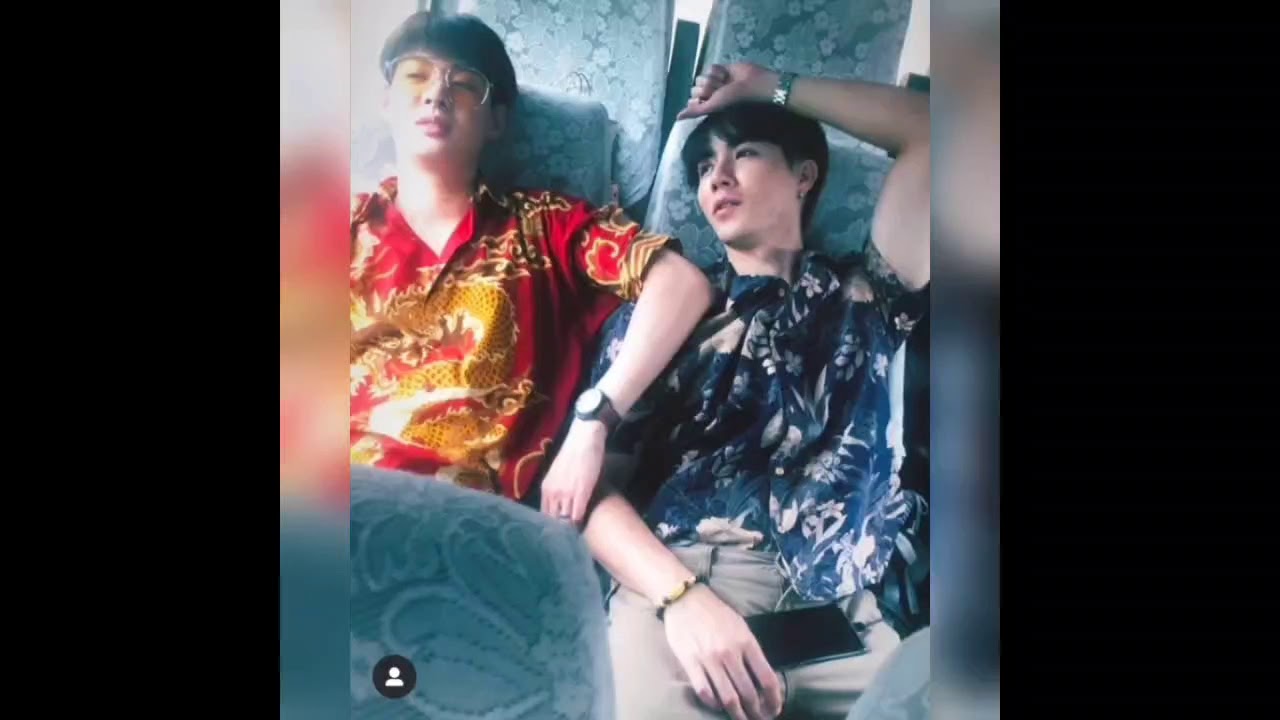 He likes boys🤣🤣🤣