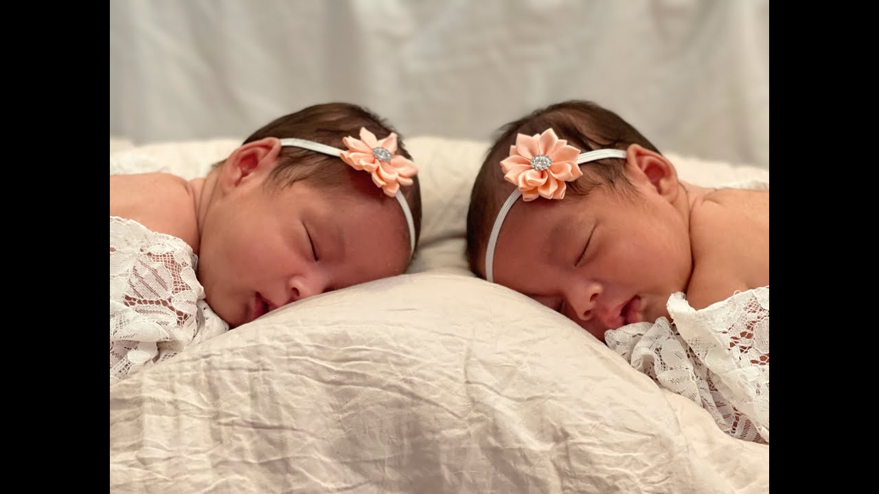 Emma & Bella - Twin Surprise!