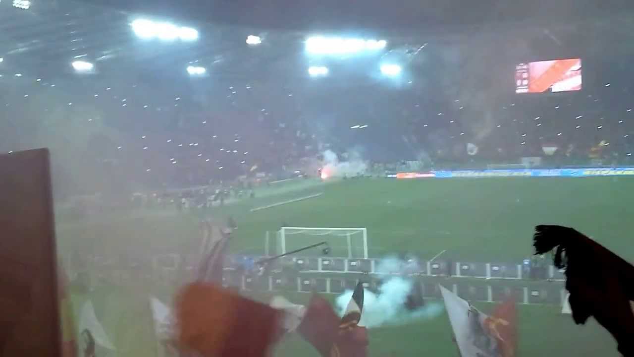 Roma-Juventus bolgia in curva sud