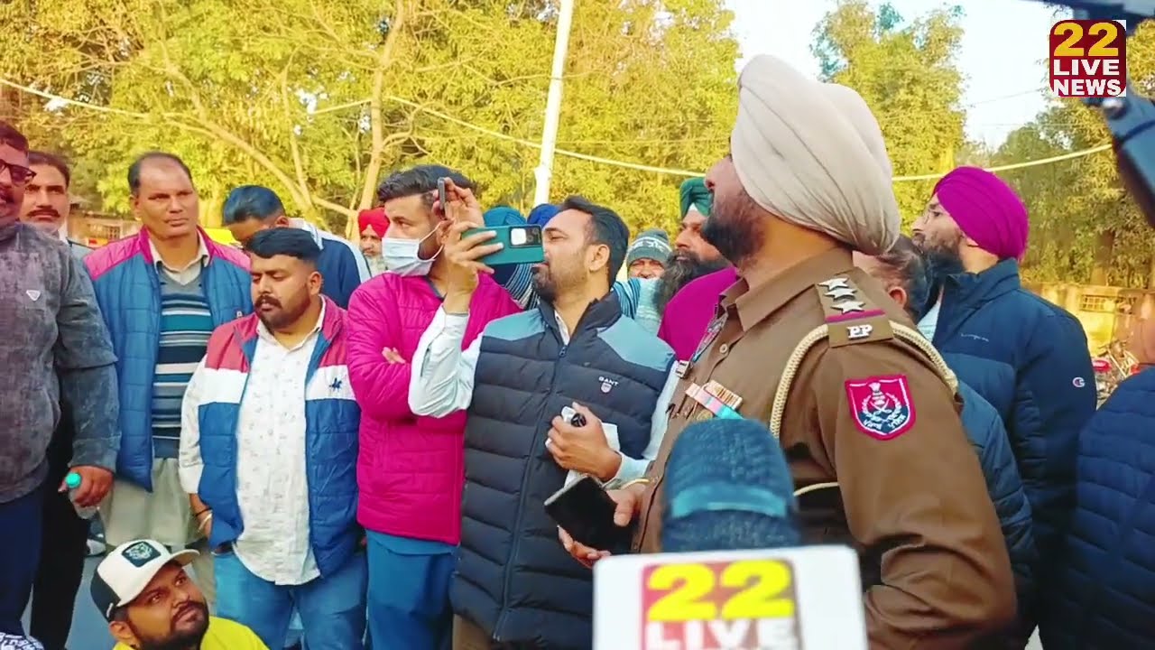 ਪਿੰਡ ਗੇਰਾ ਮੁਕੇਰੀਆਂ ਵਿਖੇ Guru Ravidass Ji ਦੇ ਸਰੂਪ ਨੂੰ ਬਾਹਰ ਦੀ ਬੇਅਬਦੀ ਦੇ ਰੋਸ ਵਜੋਂ ਮੁਕੇਰੀਆਂ ਰੋਡ ਜਾਮ 
