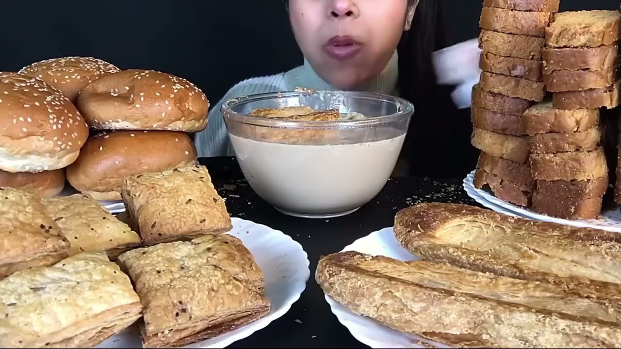 EATING PAPY BAKAR KHANI CAKERUSH WITH BUTTER CHAI | EATING BREAKFAST | ASMR CHAI MUKBANG |MNAEATING 