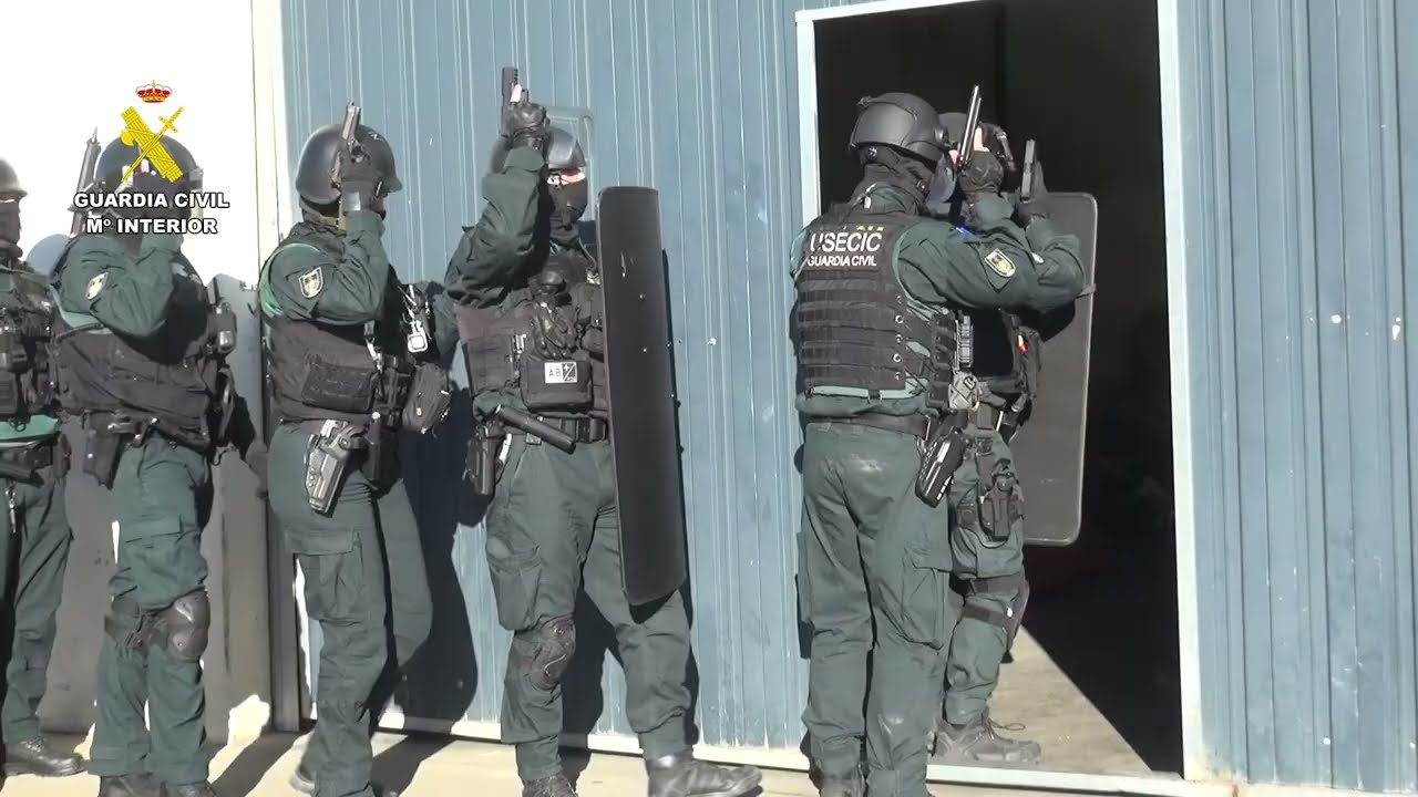 Detenido a un grupo criminal especializado en el robo de semirremolques y mercancías.
