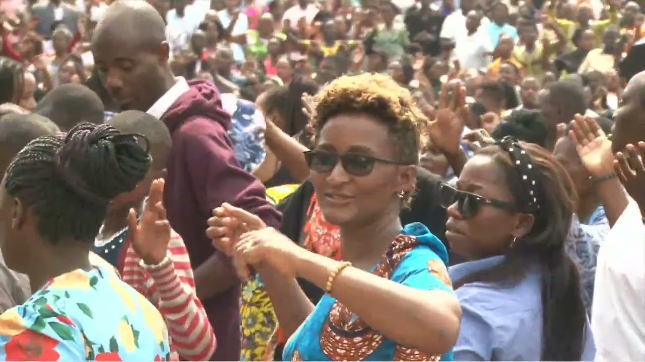 IYUMVIRE INYIGISHO N'ISENGESHO RYO GUSINGIZA IMANA MU RUHANGO KWAYEZU NYIRIMPUHWE