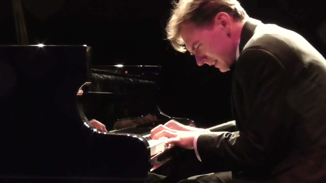 F. Chopin - Waltz A minor op. 34 no. 2 - Live from Askim - Greg Niemczuk