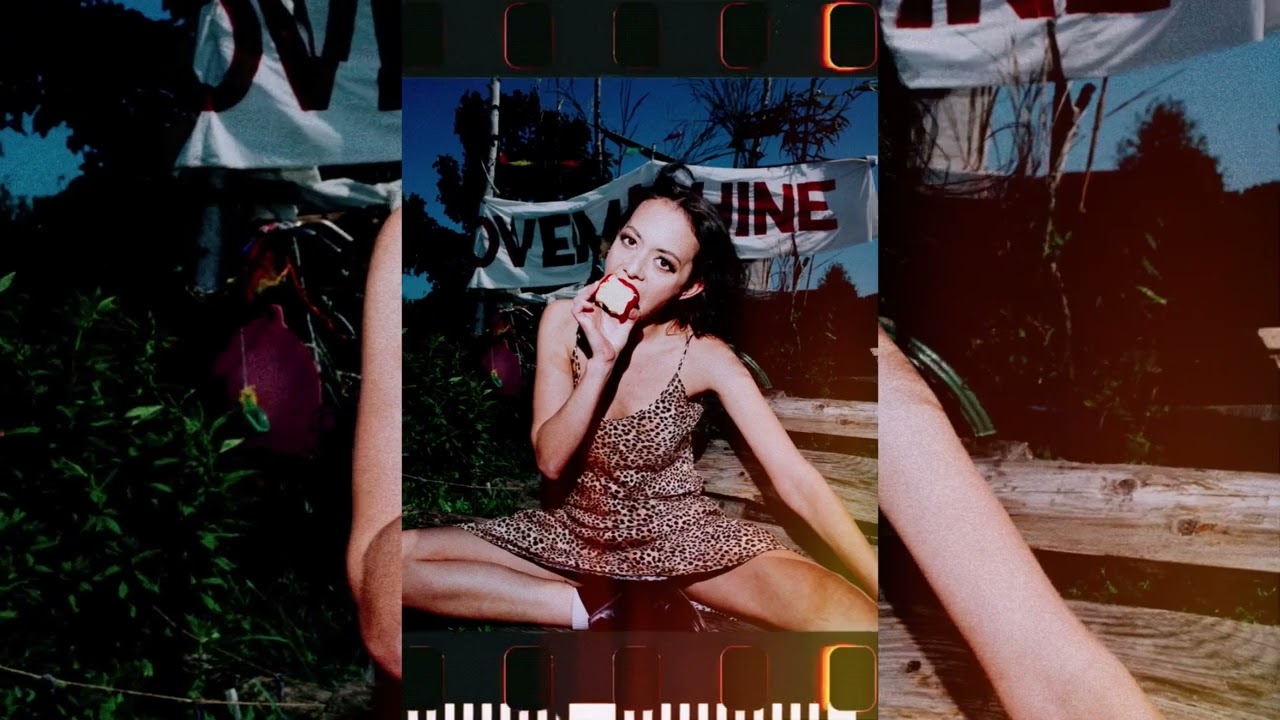 Sahara Beck  - Thinking Twice (Audio Visualiser)
