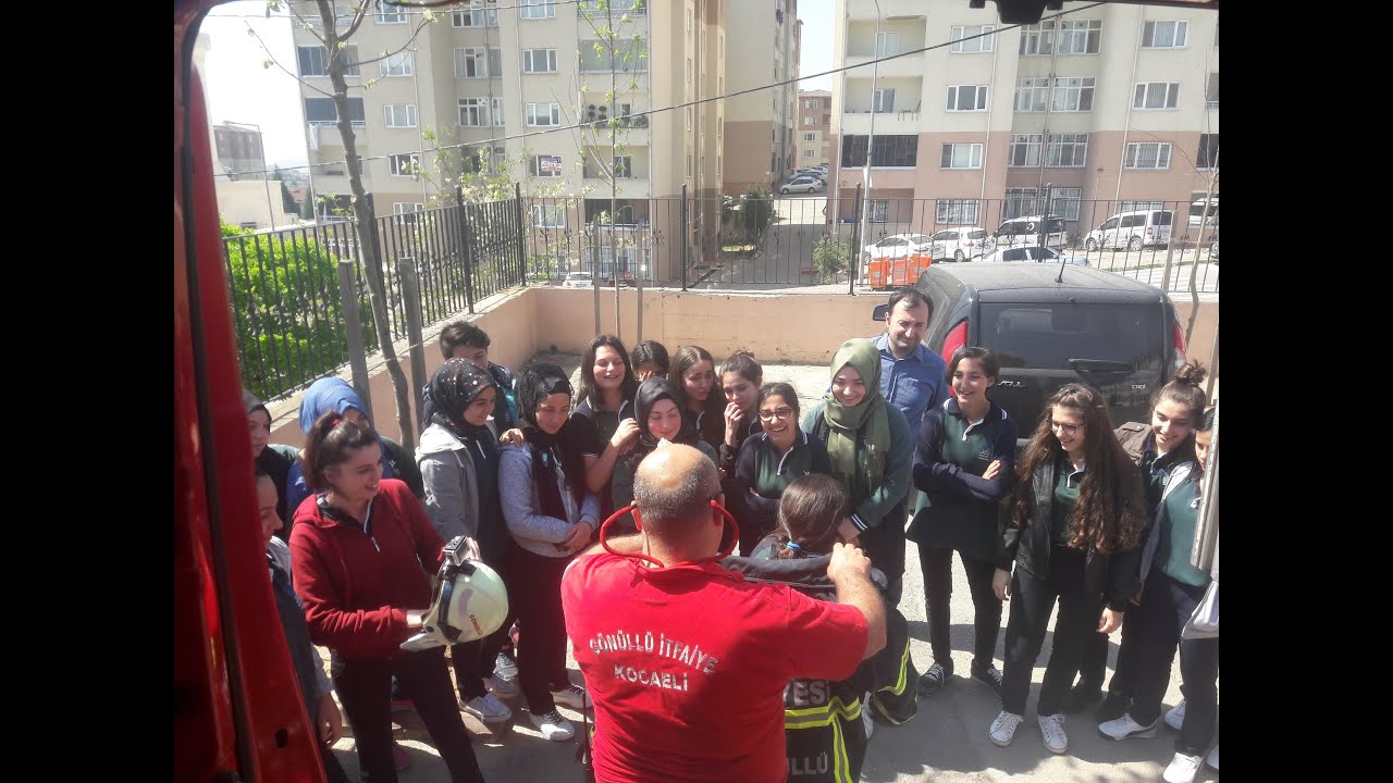 ÇAYIROVA YAPI KREDİ KIZ TEKNİK ANADOLU LİSESİNDE EĞİTİM