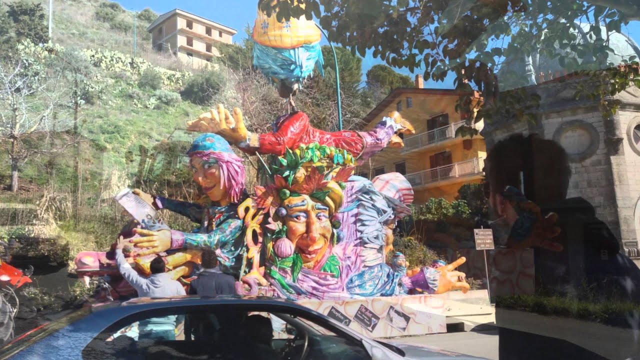 carnevale bisacquinese 2016 carro allegorico le storie sono tante2K15 1 posto(ex equo)