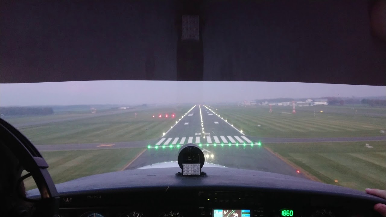 Final Runway 05 @ EHLE Lelystad Airport with the PH-FLD