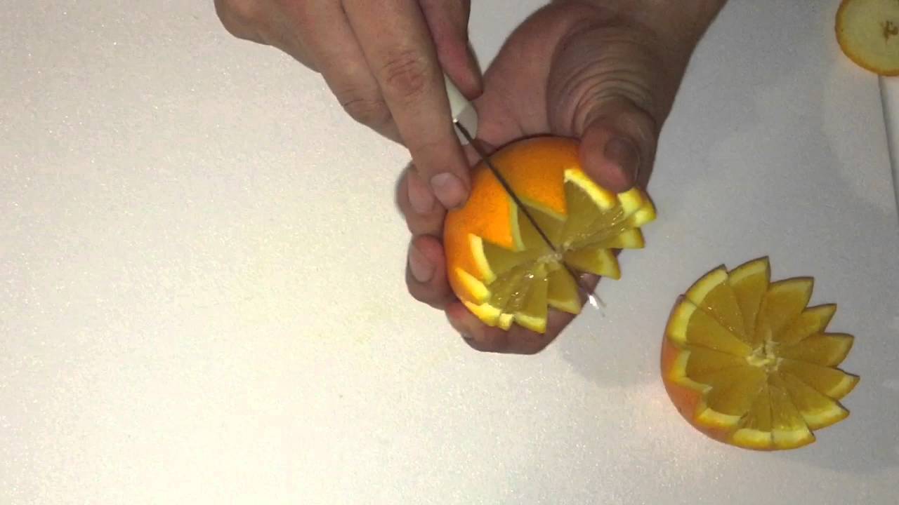 Haciendo Flores Con Naranja - Making Flowers Out Of An Orange