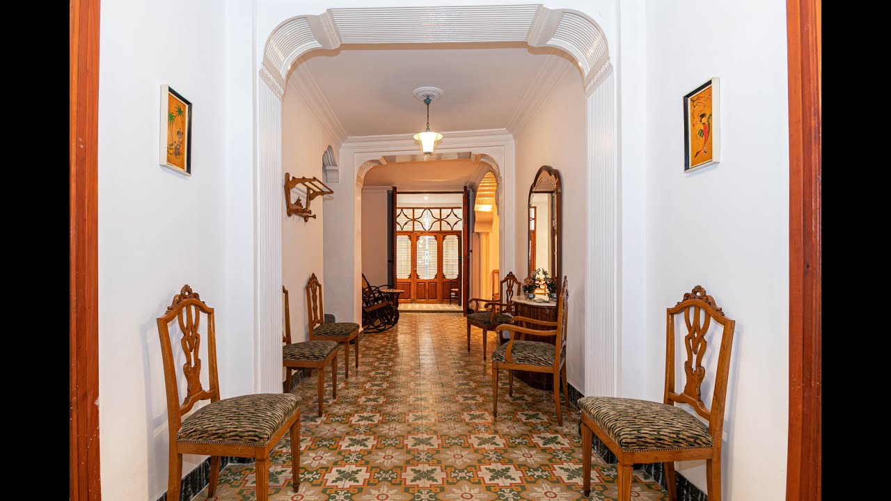 EXCELENTE CASA CON MUCHAS POSIBILIDADES
