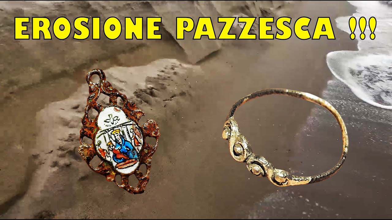 IL MARE SCAVA IN PROFONDITA' LA SPIAGGIA - AFFIORANO RITROVAMENTI FANTASTICI CON METAL DETECTOR !!!