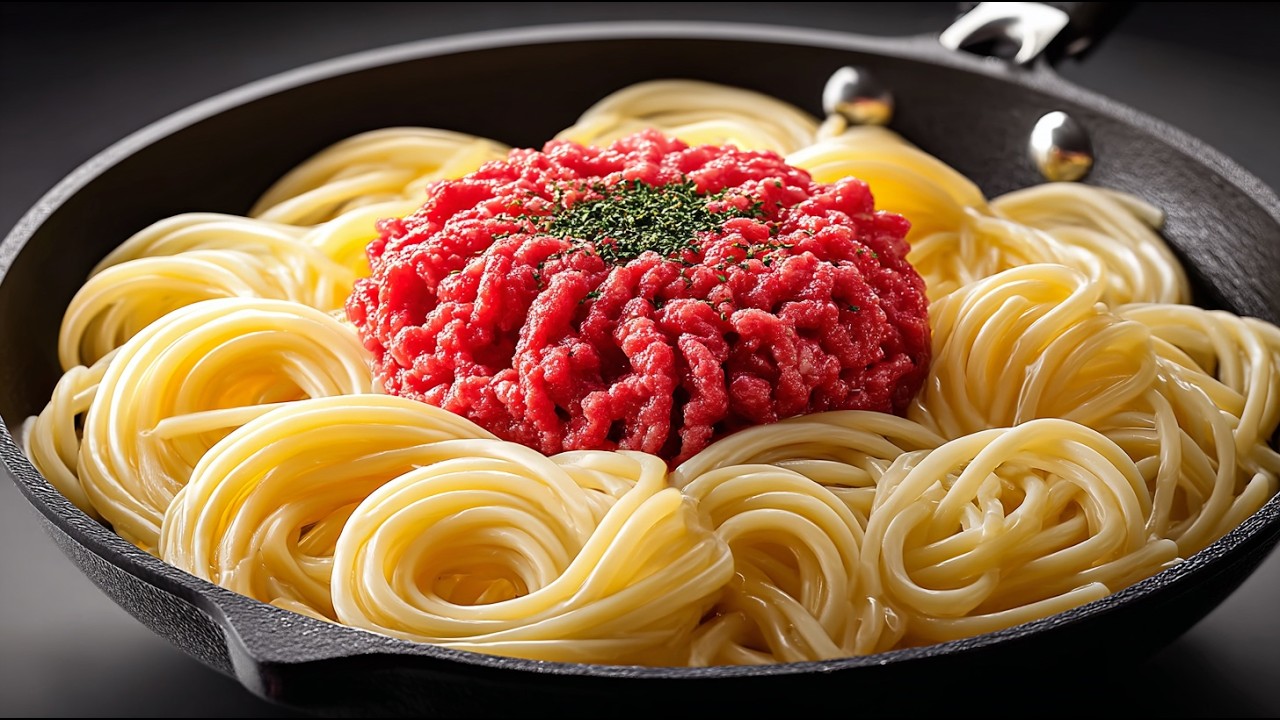 Just add ground beef to spaghetti! The result is amazing!