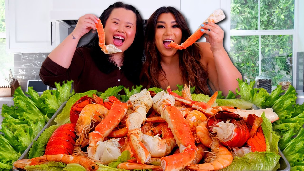 KING CRAB LEGS SEAFOOD BOIL + GIANT SHRIMP + LOBSTER + MUKBANG 먹방 EATING SHOW WITH REMI CRUZ!!!