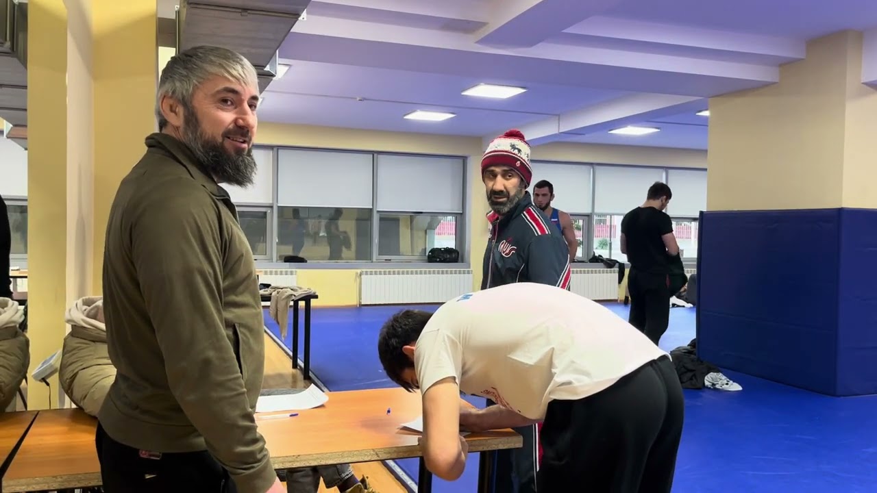 Взвешивание борцов до 61, 70, 79, 92, 125 кг на чемпионате Дагестана 2024 в Каспийске.
